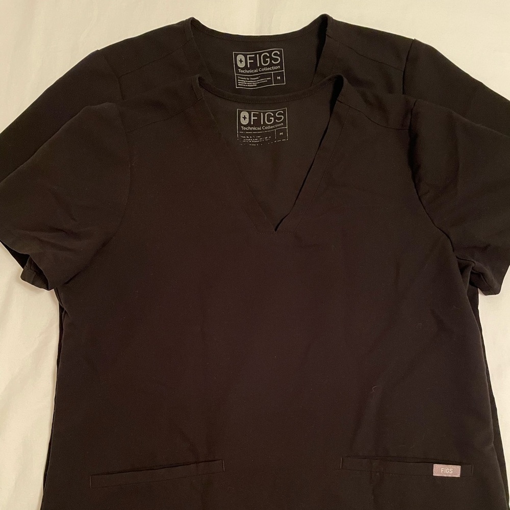 Figs Casma Three Pocket Scrub Top Bundle
